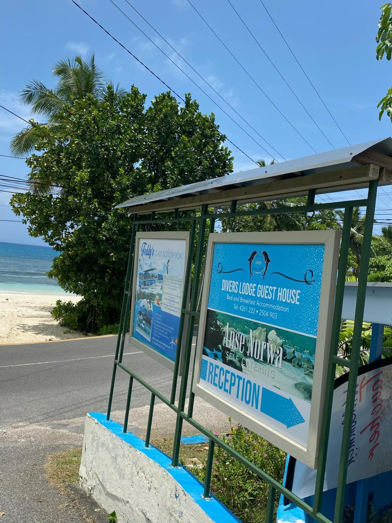 Divers Lodge Guest House Beau Vallon  Exterior photo