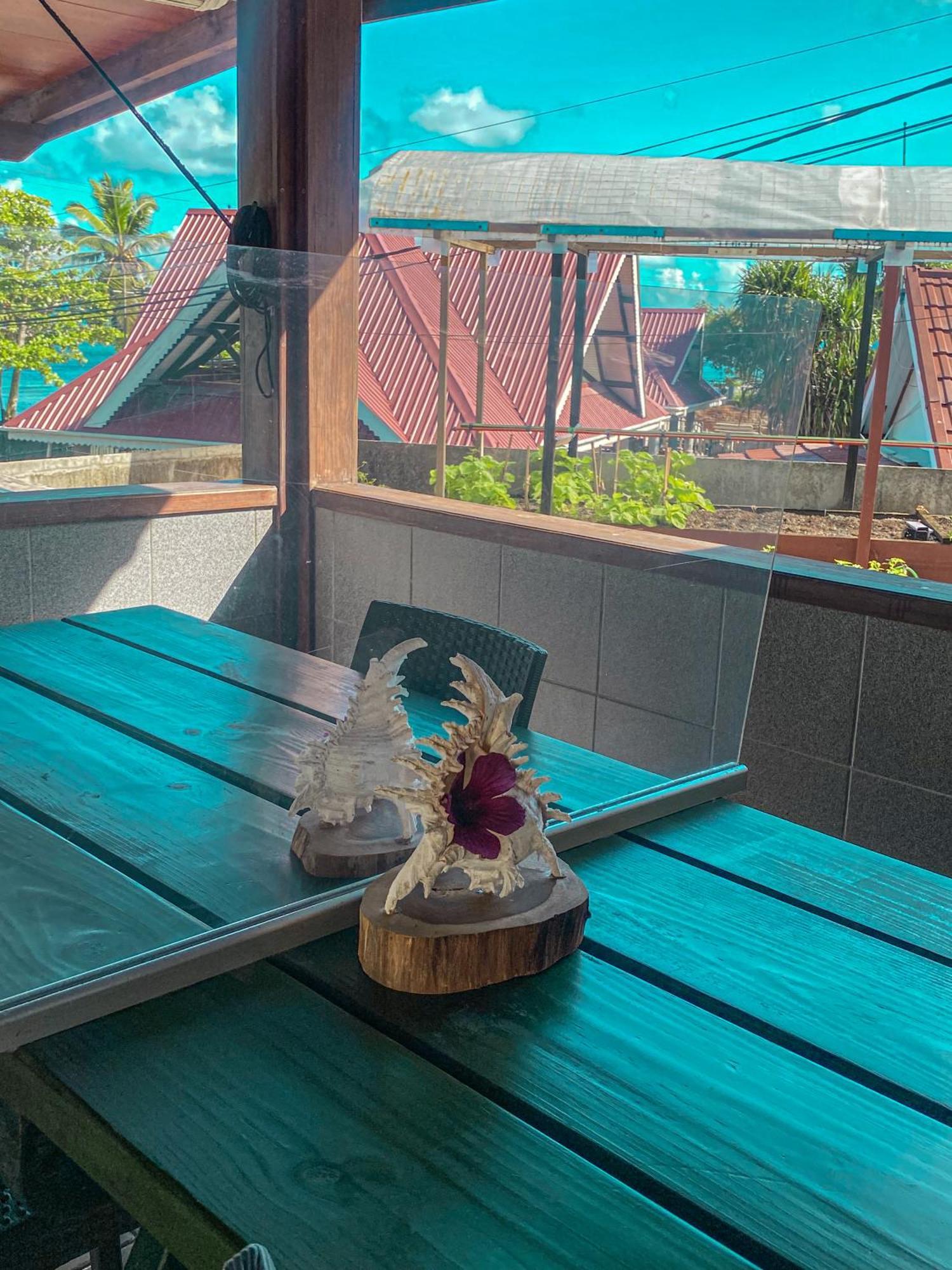 Divers Lodge Guest House Beau Vallon  Exterior photo
