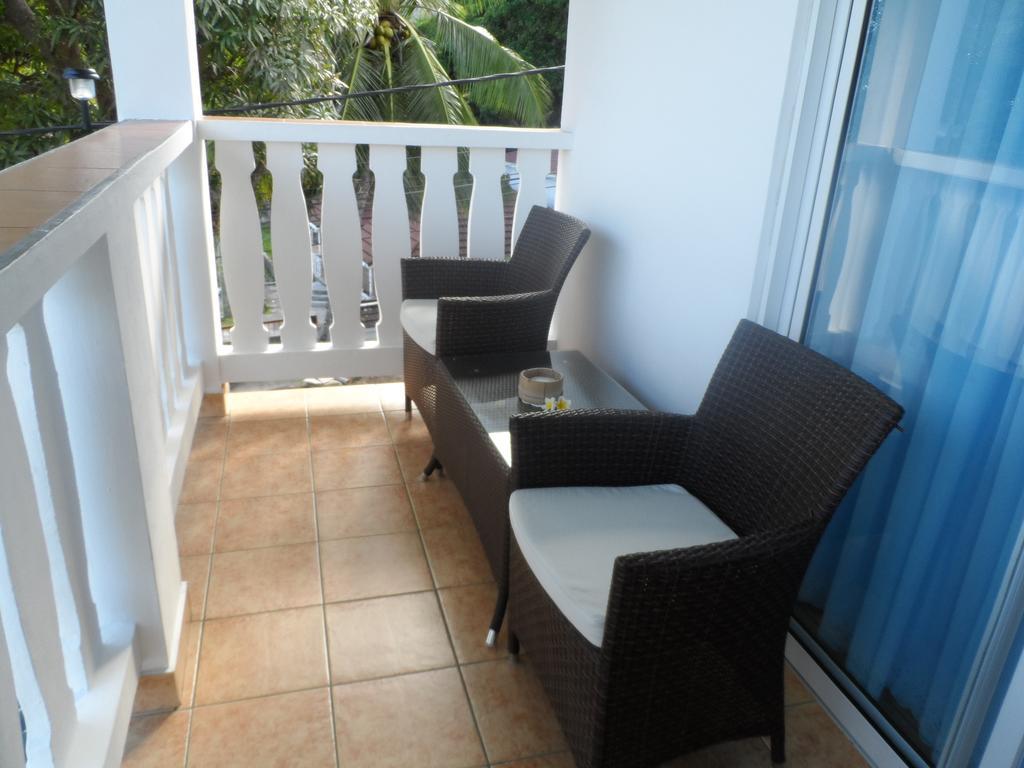 Divers Lodge Guest House Beau Vallon  Exterior photo