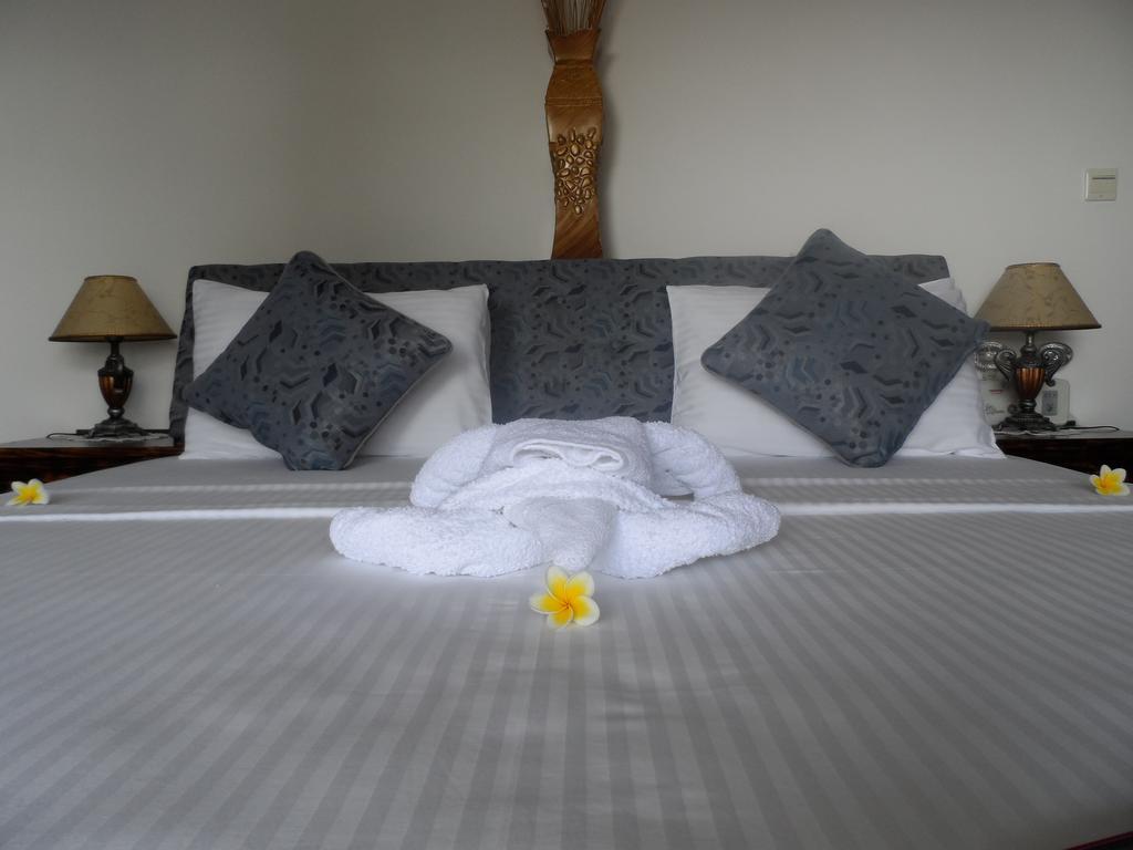 Divers Lodge Guest House Beau Vallon  Exterior photo