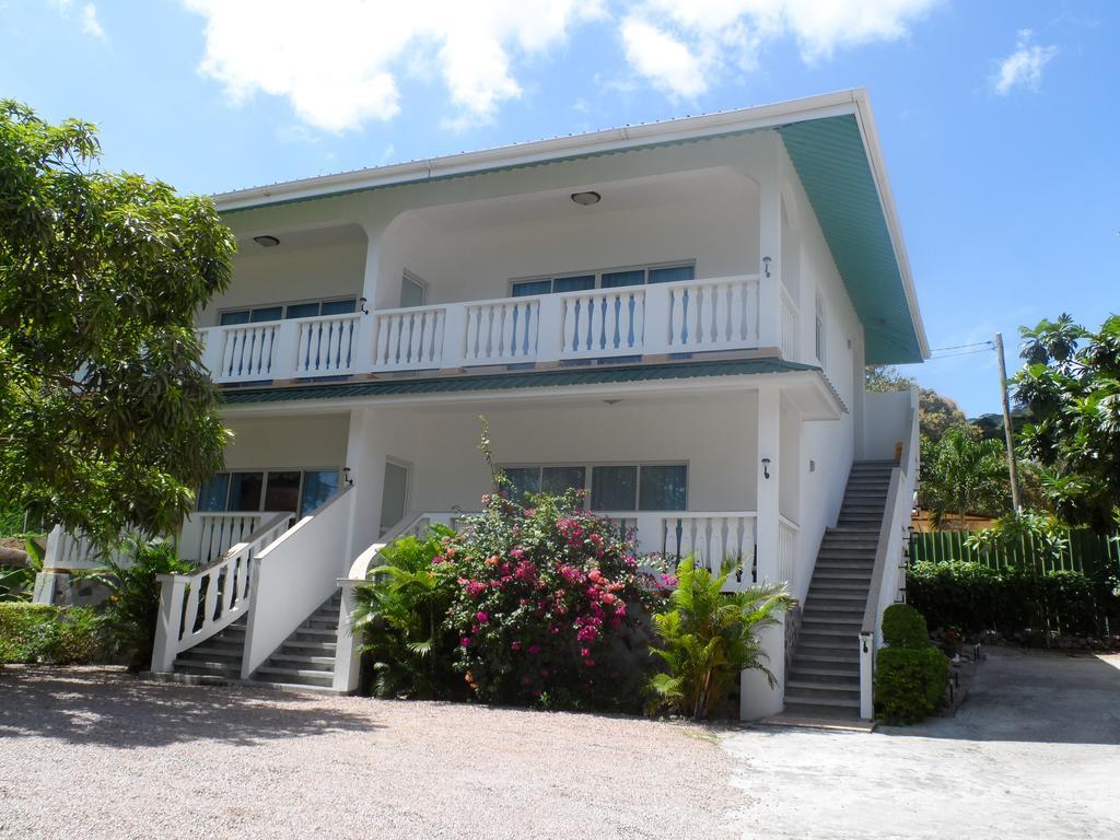 Divers Lodge Guest House Beau Vallon  Exterior photo