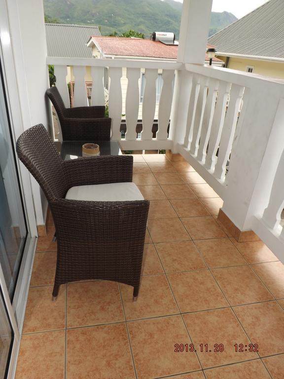 Divers Lodge Guest House Beau Vallon  Exterior photo